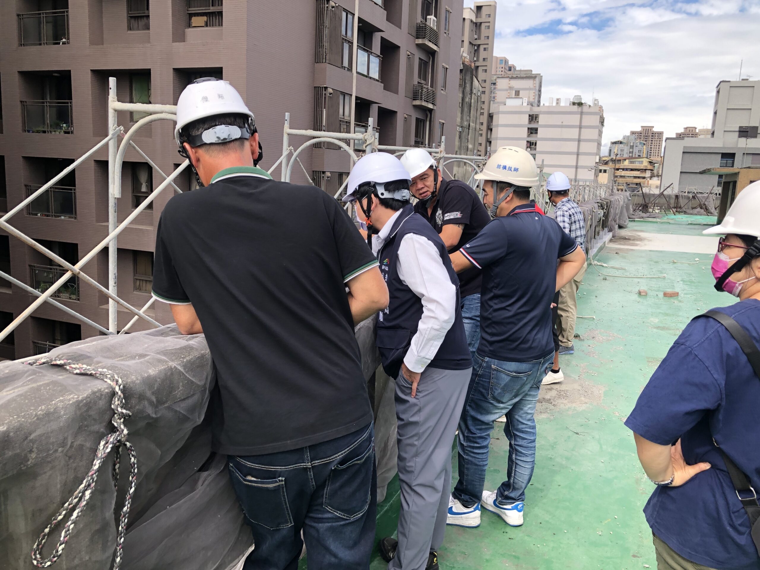 中央市場鷹架倒塌 中市府召開應變會議強化工地安全與鄰里溝通 中央市場鷹架倒塌 中市府召開應變會議強化工地安全與鄰里溝通