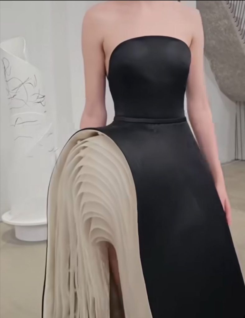 《悖論之美》 千層派好澎湃