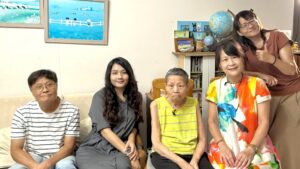 羅思容分享面對高齡長者的照護挑戰 與哥哥們輪流陪伴94歲已失智多年的母親