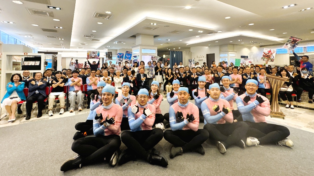 跨越千里 11位傳愛騎士點亮偏鄉 磐石集團16年為弱勢兒少打造安心就學避風港