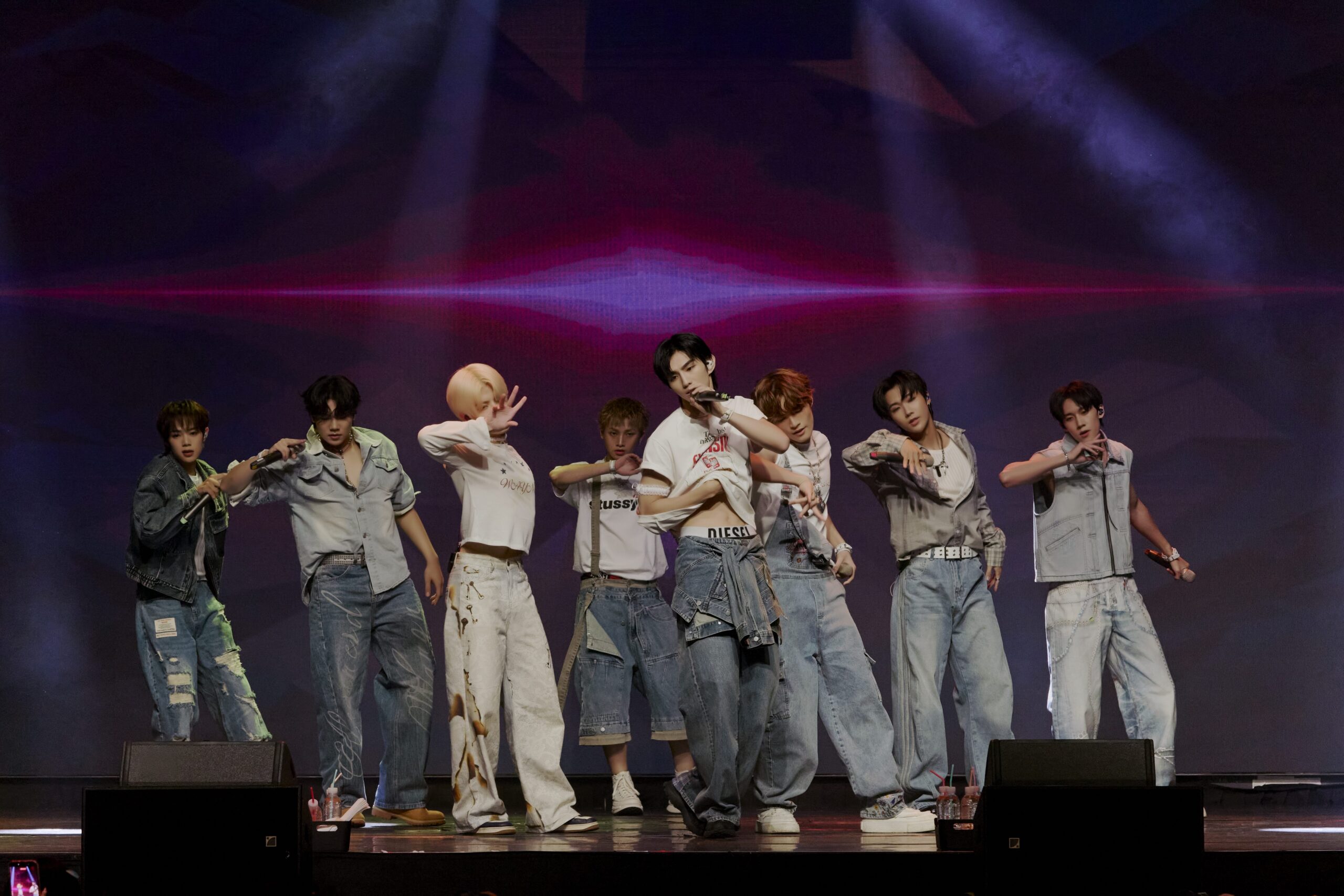 ARKis 首場見面會 告白粉絲加碼8人完整版登場〈上癮〉