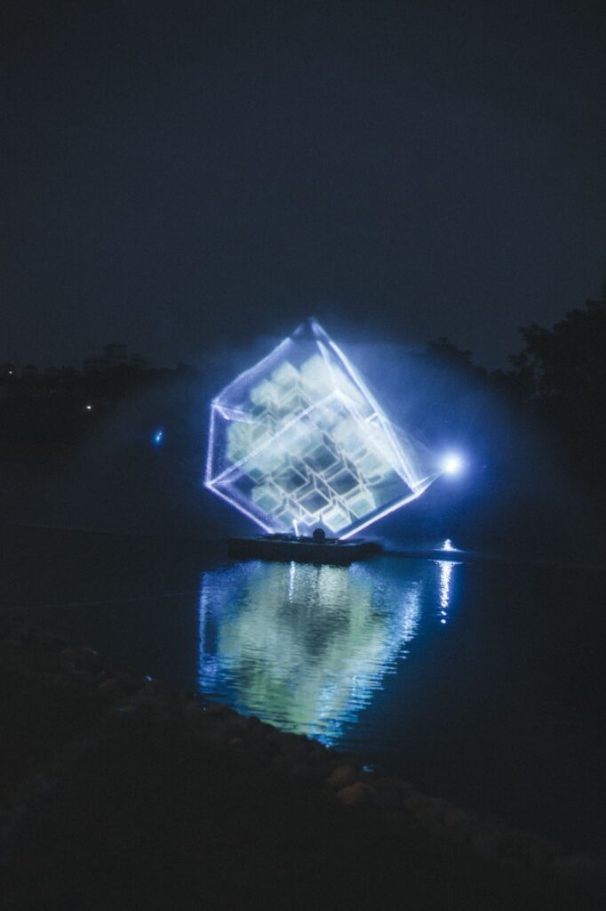 臺灣團隊首度受邀參加捷克最大媒體藝術節Signal Festival 黑川互動媒體藝術雙作齊發 伏爾塔瓦河畔展現臺灣科技藝術創新能量 4 06e046d0 058c 4dfe 8603 c2036926bbda 682x1024 1