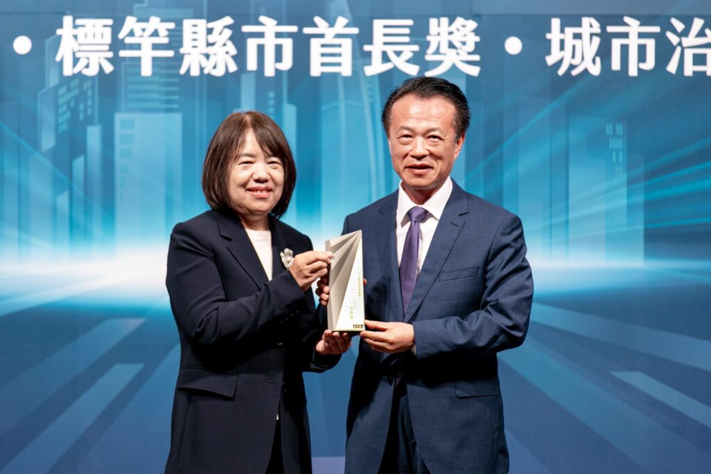 翁章梁蟬聯天下雜誌「標竿縣市首長獎」　嘉義縣施政滿意度全國最高