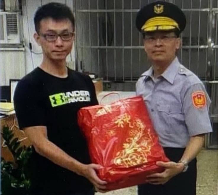 【獨家】分局淪「炮房」（上）震驚警界！昔日英雄警變身「渣男炮房王」？！女控值勤室做愛遭套路始亂終棄