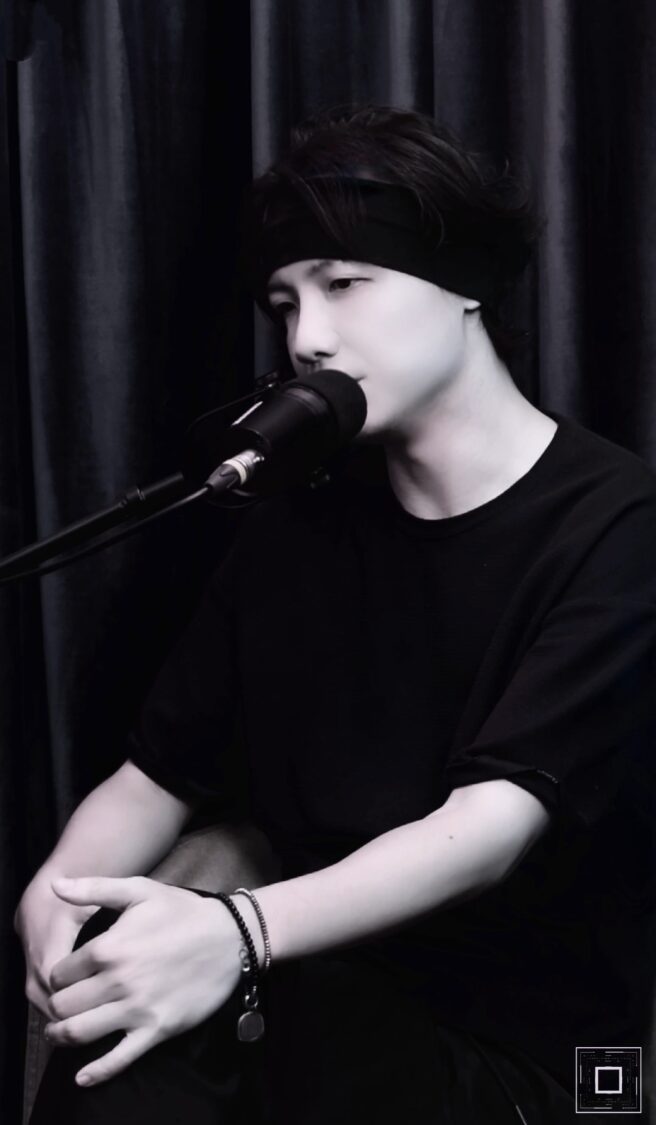 非法募款AJ哥携嬌妻「白洋裝」赴花蓮災區!網友怒轟:這是要出去玩嗎? 「網紅推手」圤智雨怒轟:「穿這樣去救災,要不要幫你鋪上紅毯?!(記者 趙靜姸翻攝)