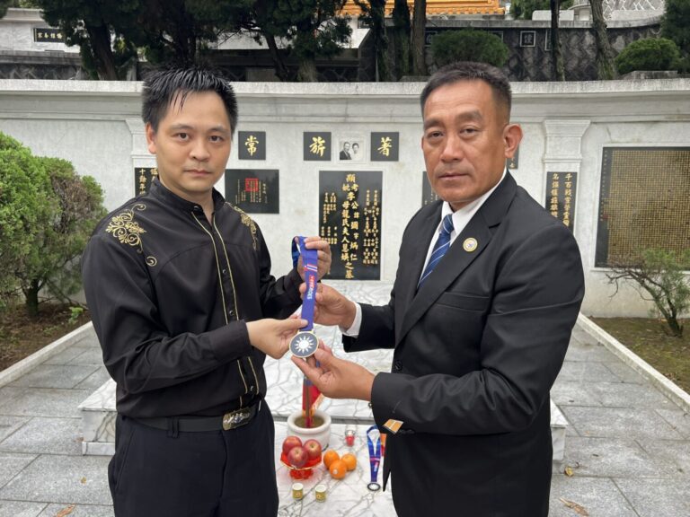 跨海尋墓「一香兩代情」泰北義民文史館主委「王紹章」丨為98歲老父親圓夢