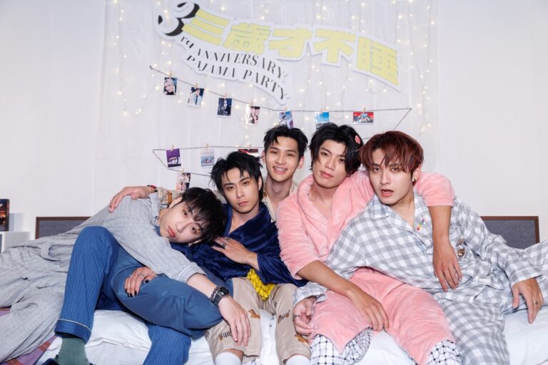 10/12 救火隊不睡！FEniX 三週年睡衣派對熱鬧到不行，hidol 未來功能緊接曝光！