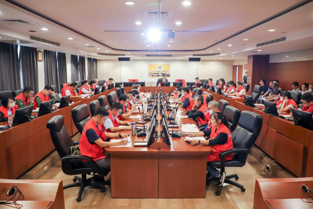 嘉縣府今27日召開「非洲豬瘟災害應變中心工作會議」決議　全面禁用廚餘養豬並輔導業者轉型