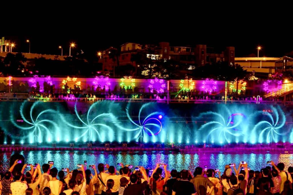 重磅回歸！台北水舞嘉年華最終13天　雙水舞、噴火秀中秋後壓軸登場