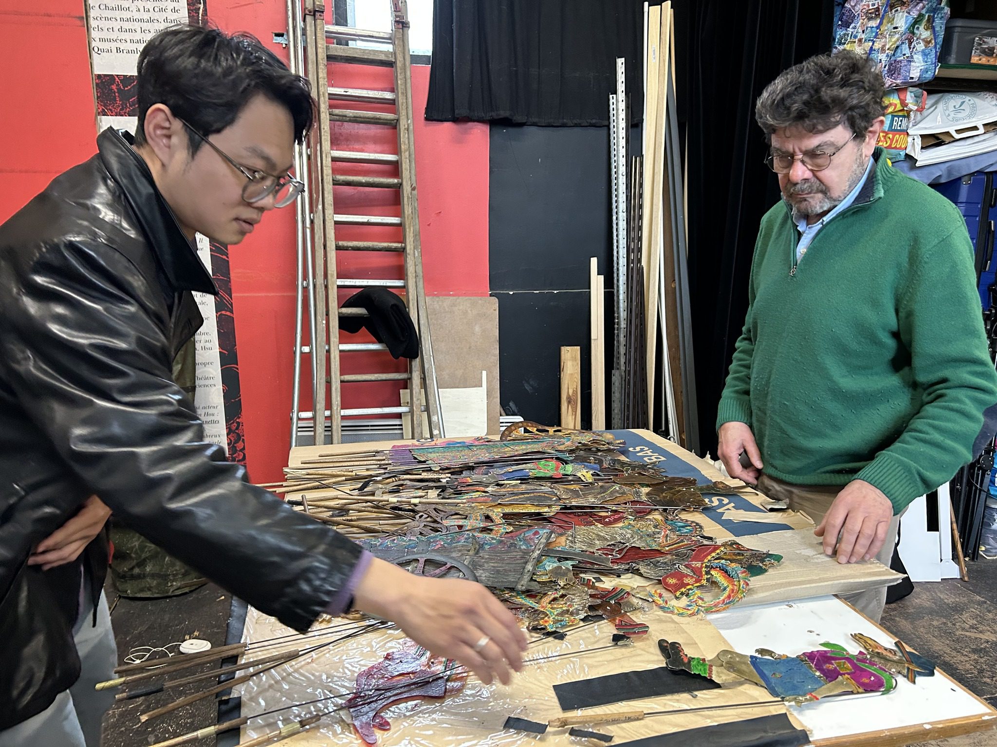 獅鷲創社作品《我，一個法國人，就這麼成了臺灣布袋戲偶師》作者班任旅來台　10 /18 演出皮影戲《哪吒鬧海》 | 索引新聞 INDEX News