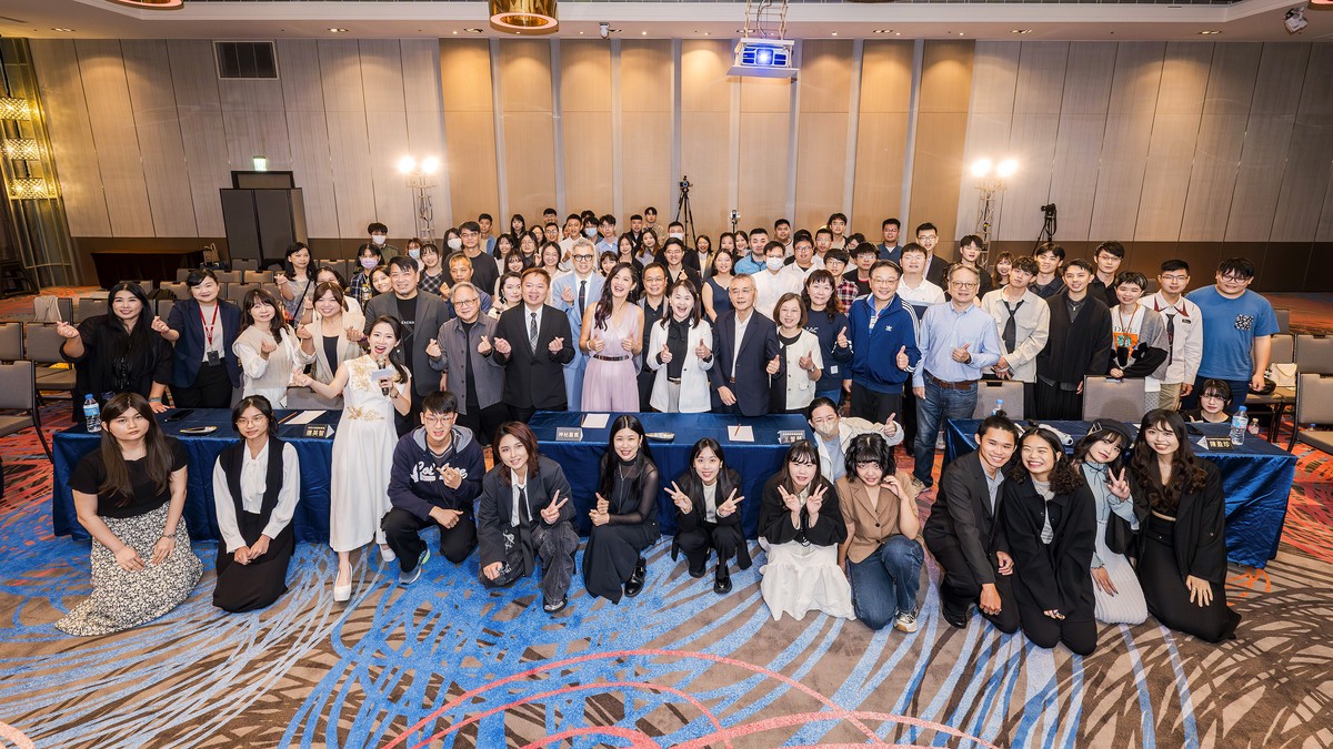 巨匠教育第4屆金匠獎 Janet謝怡芬親臨頒獎 鼓勵青年勇敢追夢 巨匠教育第4屆金匠獎 Janet謝怡芬親臨頒獎 鼓勵青年勇敢追夢