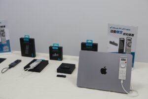 HiDock P1系列全新發表 首創「戴著無線耳機也能錄」