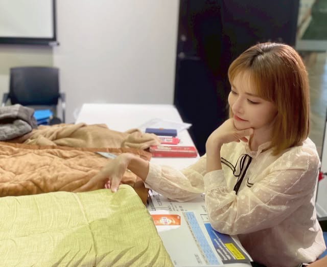 不藏了！電購一姐斯容公開「貼身愛人」羞喊：關係已套牢！ | 索引新聞 INDEX News