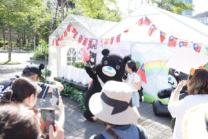 6公尺高熊讚穿國慶新裝！ 限時打卡兌換「國慶限定徽章」
