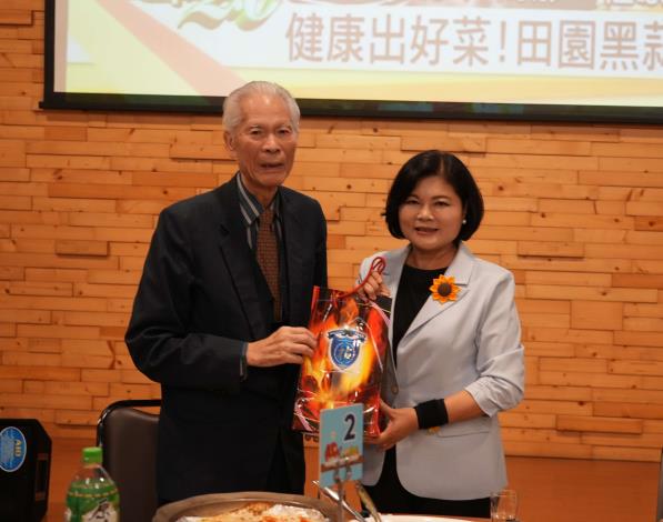 韓國韓中教育基金會訪問團參訪雲林 縣長張麗善:智慧農業結合地方創生展現永續新契機 韓國韓中教育基金會訪問團參訪雲林 縣長張麗善:智慧農業結合地方創生展現永續新契機