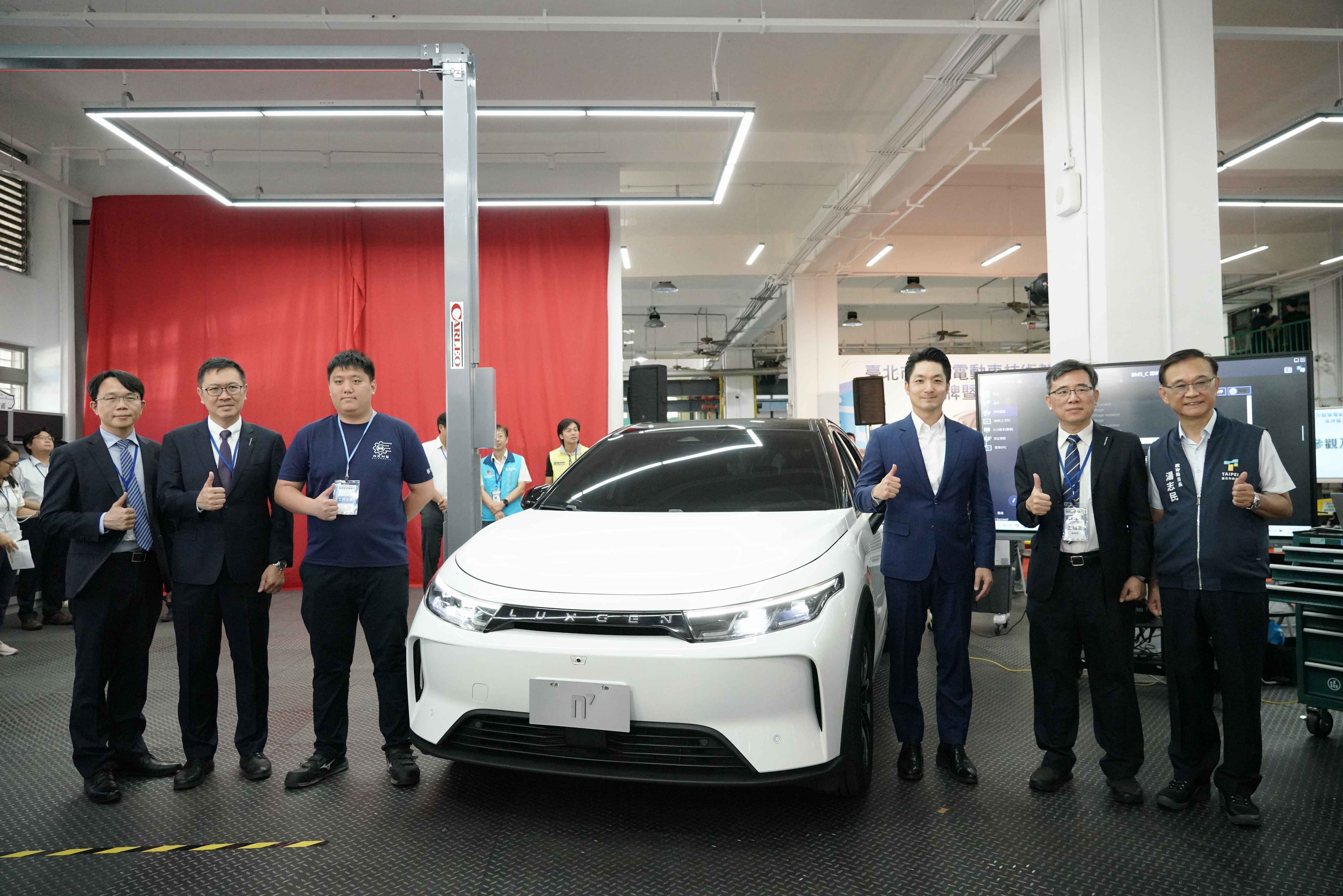 蔣萬安揭牌智慧電動車教學中心　投700萬培育綠能人才