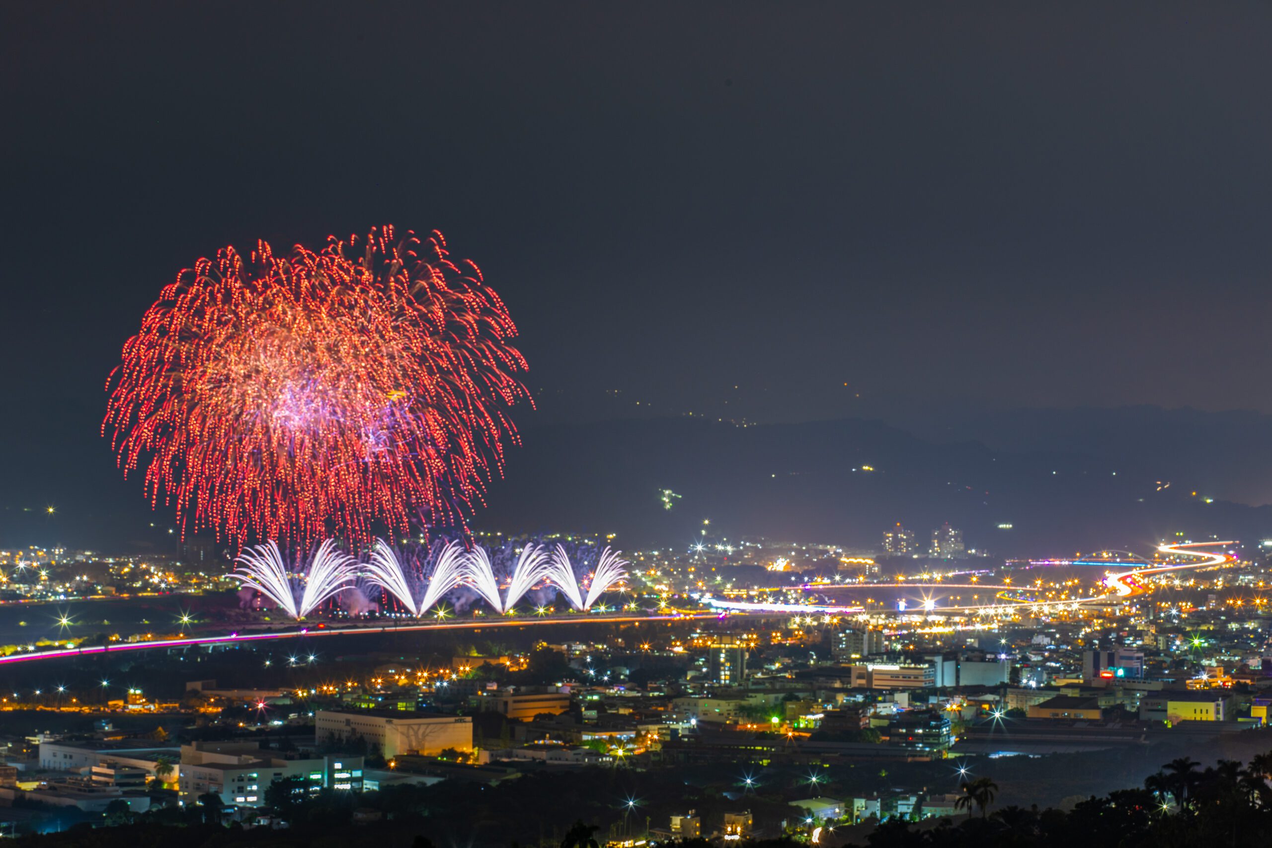 國慶焰火在南投登場　逾4萬發焰火璀璨點亮夜空 | 索引新聞 INDEX News
