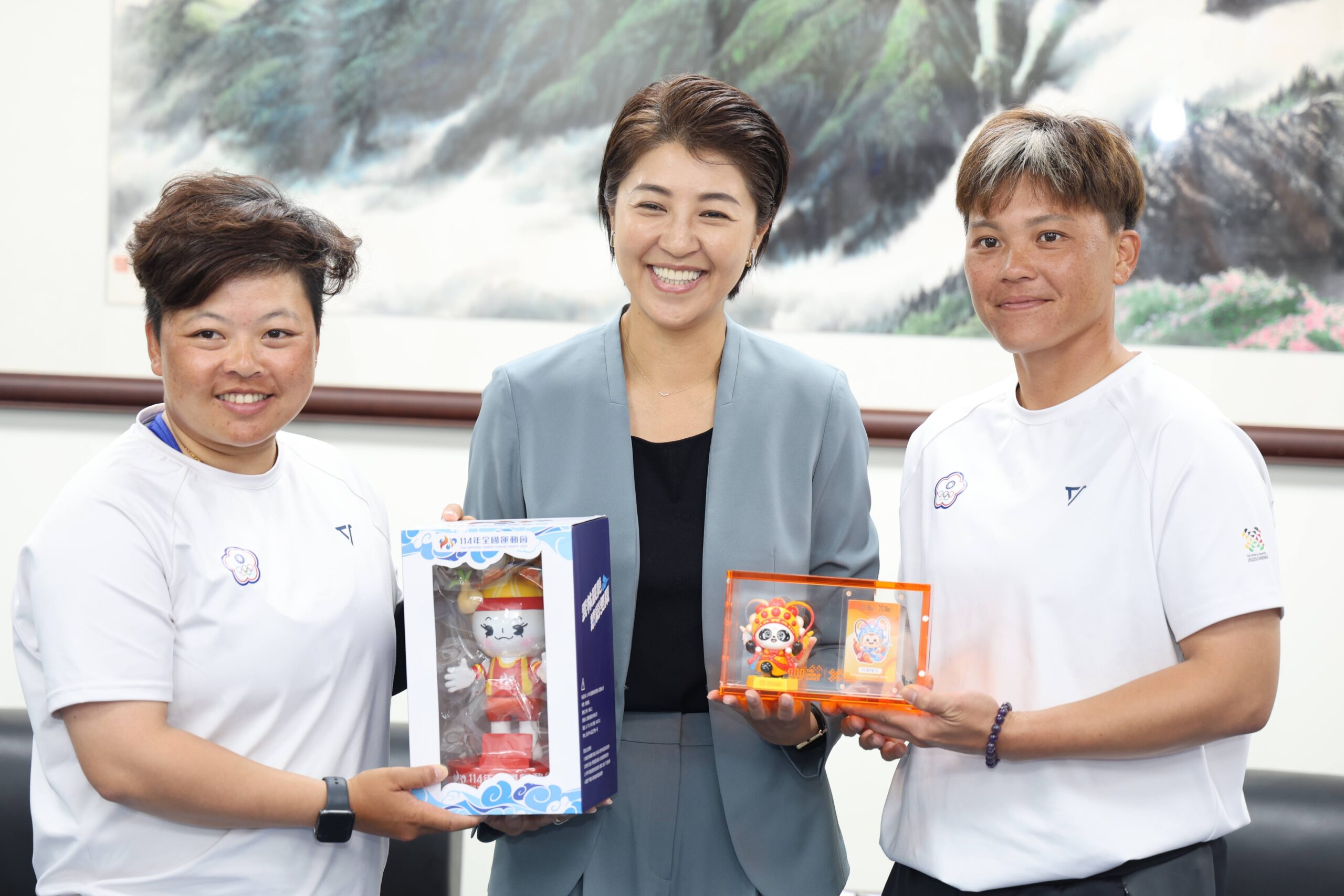 「南投女力大爆發」為國爭光　縣籍優秀好手參與的拔河、女壘雙獲成都世運金、銀牌