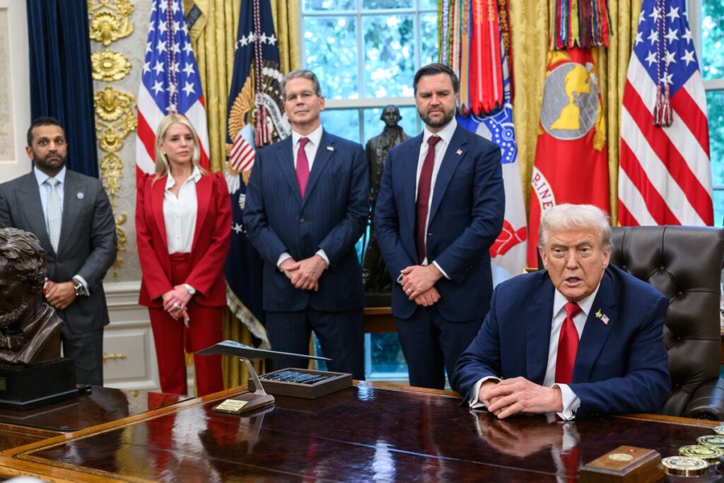 川普對中商品祭出100%關稅！中國嗆：不想打但不怕打