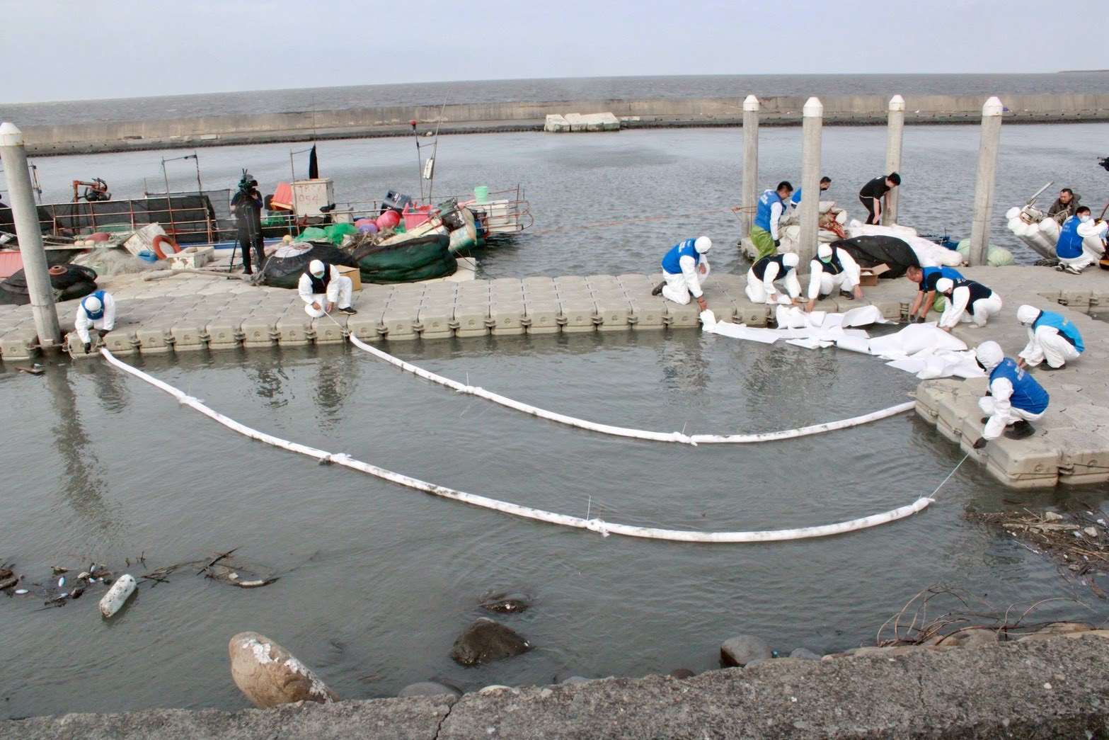 雲林縣首度無腳本沉浸式海污應變演練 跨區聯防強化實戰應變力 雲林縣首度無腳本沉浸式海污應變演練 跨區聯防強化實戰應變力