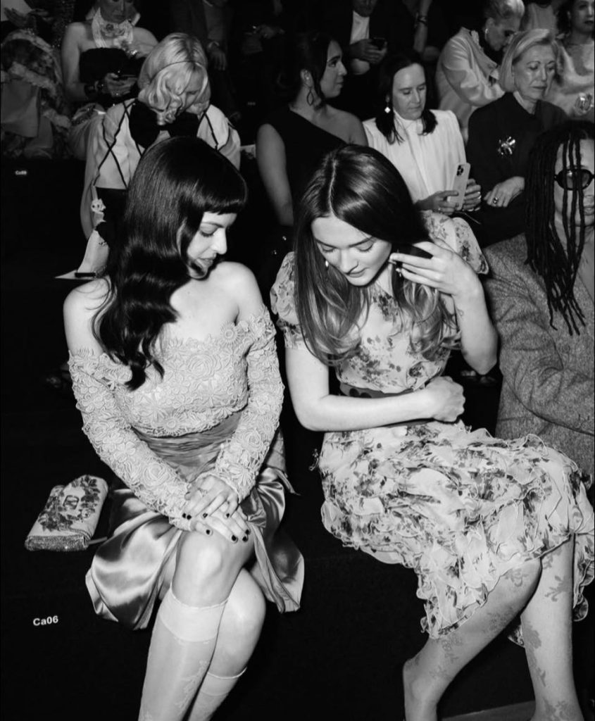 Dakota Johnson 出任 Valentino 全球品牌大使：Alessandro Michele 的繆思回歸