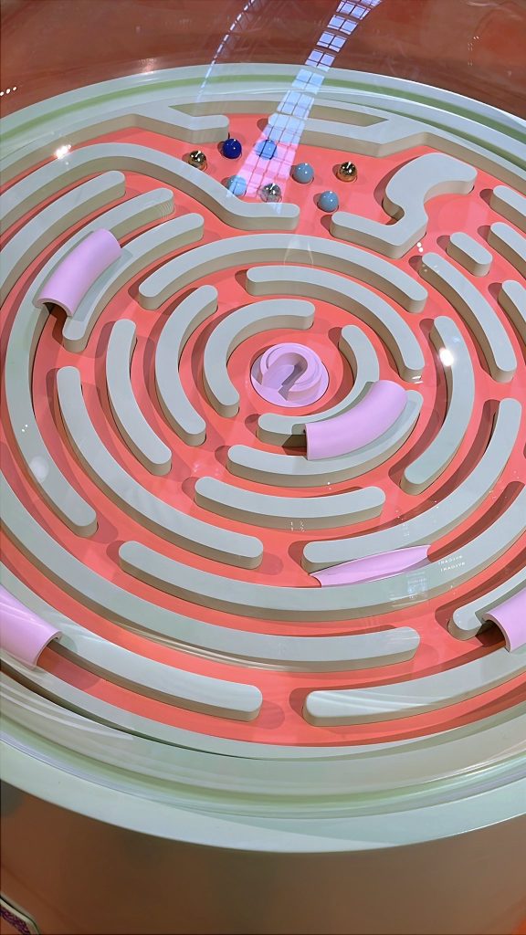 《巴黎世家》 滾珠強滾滾 Perlée 遊樂園