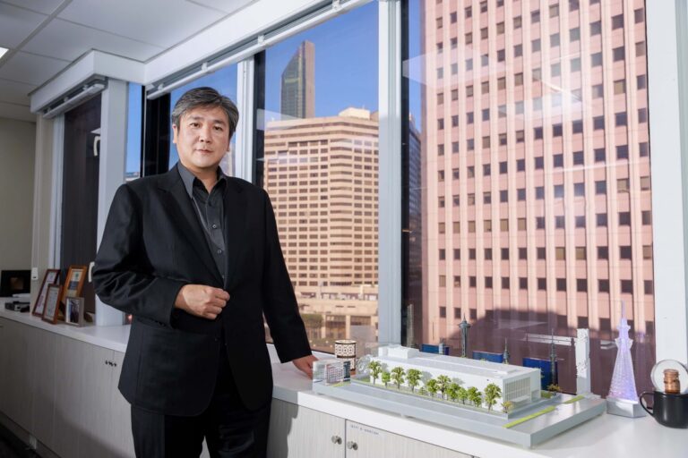 從連鎖品牌的建築智囊，到永續循環的推手  建築師蘇昭龍的空間哲學──「解建築」