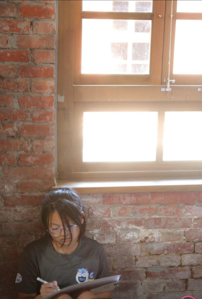 82歲「永遠的館長」黃光男 與偏鄉學童的跨世代藝術課 82歲「永遠的館長」黃光男 與偏鄉學童的跨世代藝術課