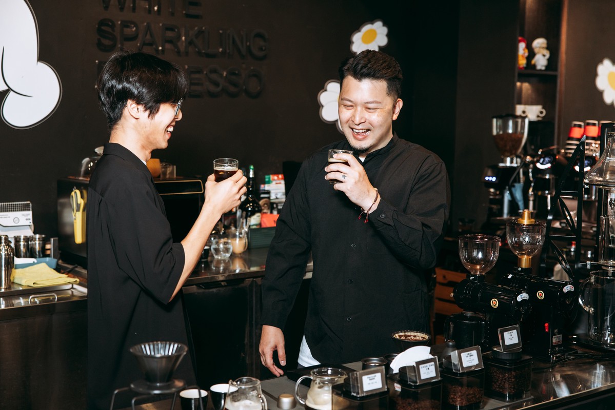 Attracafe’香檳級「氣泡咖啡」問世！ Sober Curious浪潮中的精緻社交飲品 | 索引新聞 INDEX News