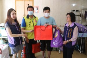 單親爸罹重病欠醫療費生活陷困　圓融行善團秋節前救援18萬5千元