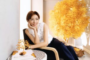 「琥珀女王小劉姐」傳授王瞳做生意訣竅：財神最怕髒