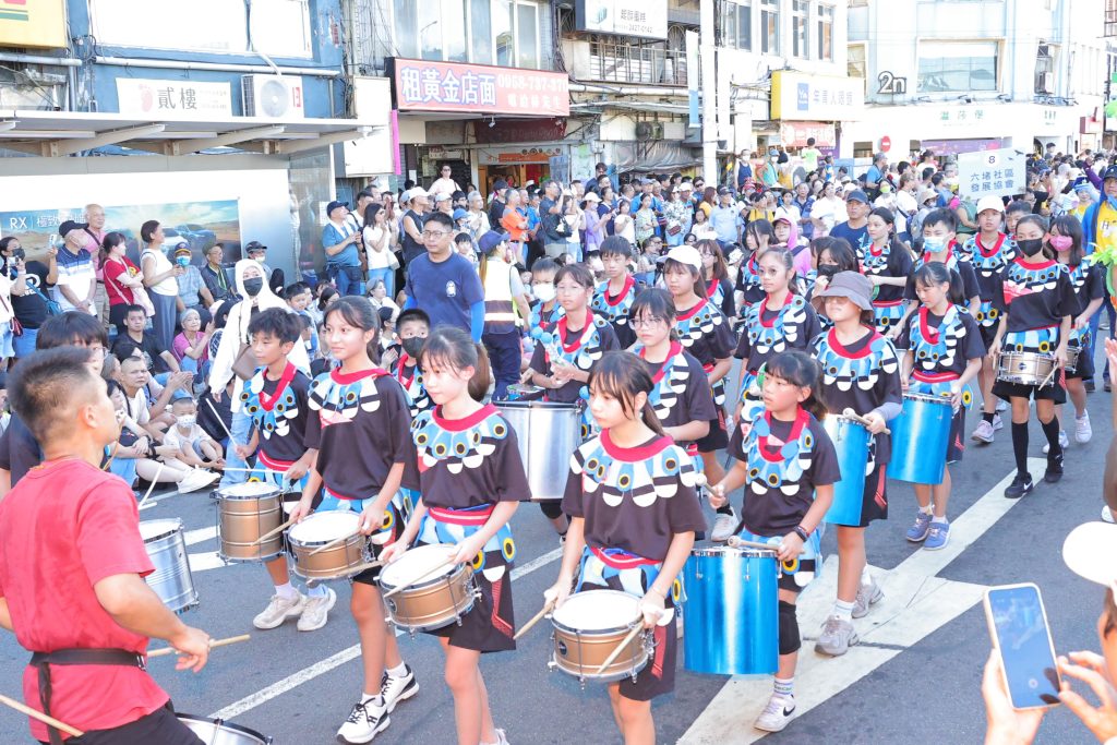 基隆國際海洋老鷹嘉年華15週年登場!台日墨團隊踩街共慶,點亮港灣夜空 基隆國際海洋老鷹嘉年華15週年登場!台日墨團隊踩街共慶,點亮港灣夜空