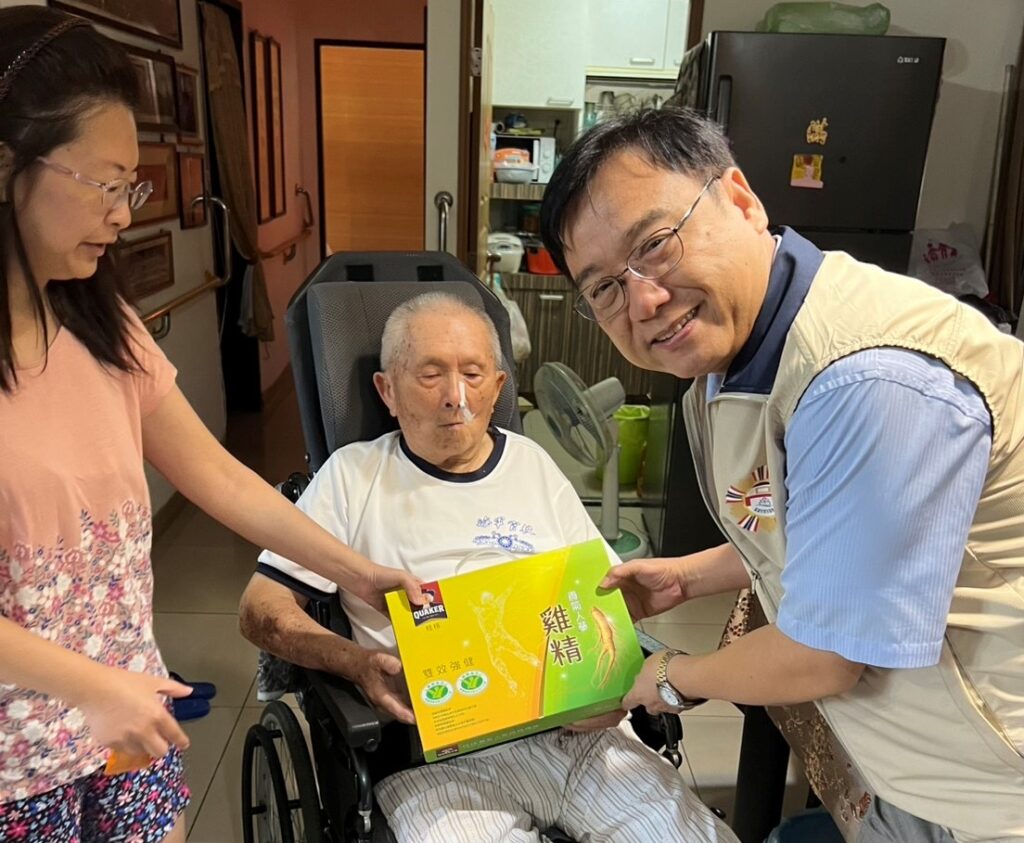 中秋佳節前夕 高雄市榮服處暖心慰問榮民 中秋佳節前夕 高雄市榮服處暖心慰問榮民