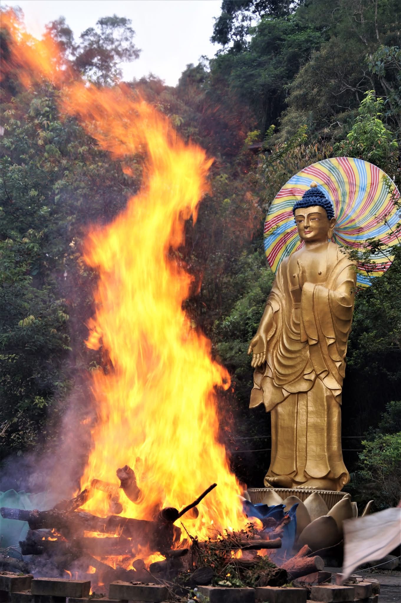 智慧之火，焚生命障礙 10/18薩迦派四臂伏魔金剛手的火供邀約─從創傷到重生的宗教饗宴 | 索引新聞 INDEX News