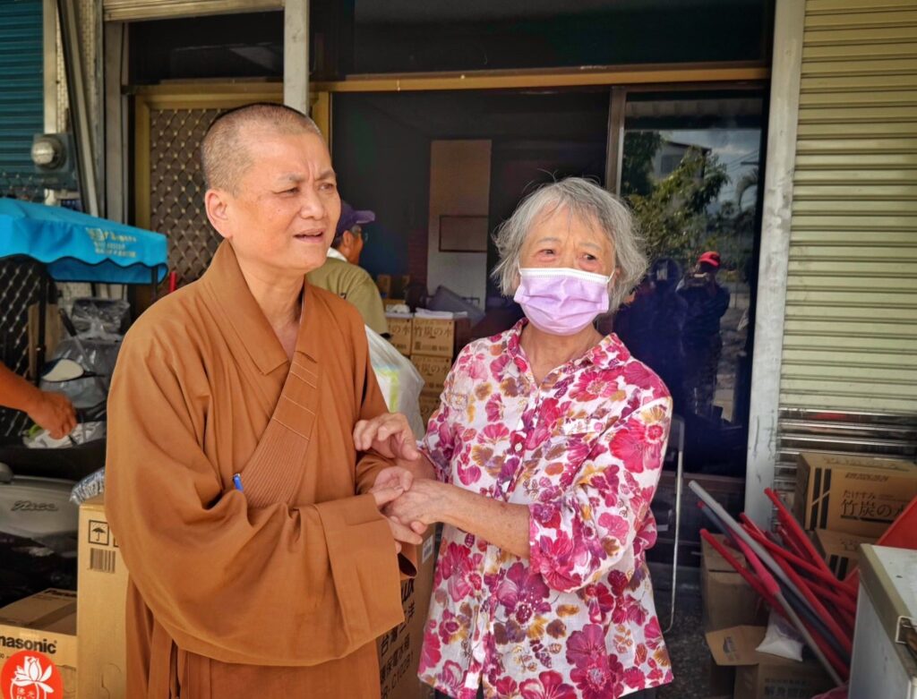 當天使遇到菩薩─宗教不分彼此共同攜手，在光復鄉撫慰人心