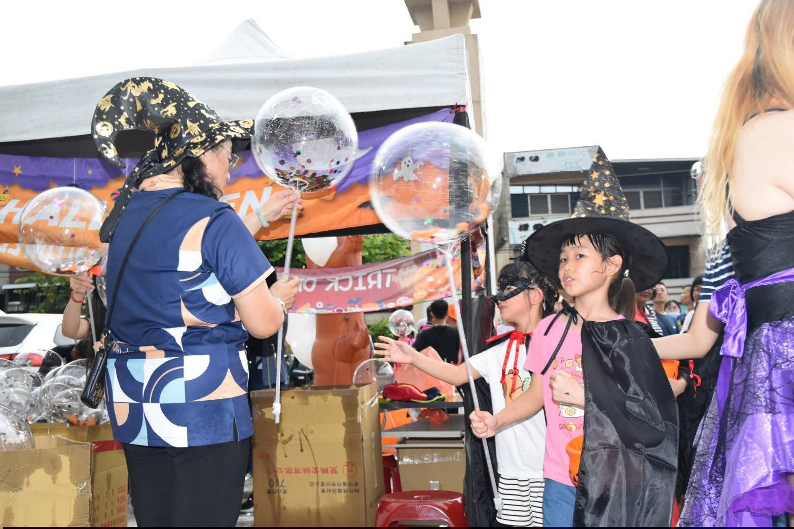 屏東萬丹鄉2025萬聖節踩街嘉年華 百人變裝同樂街頭 屏東萬丹鄉2025萬聖節踩街嘉年華 百人變裝同樂街頭