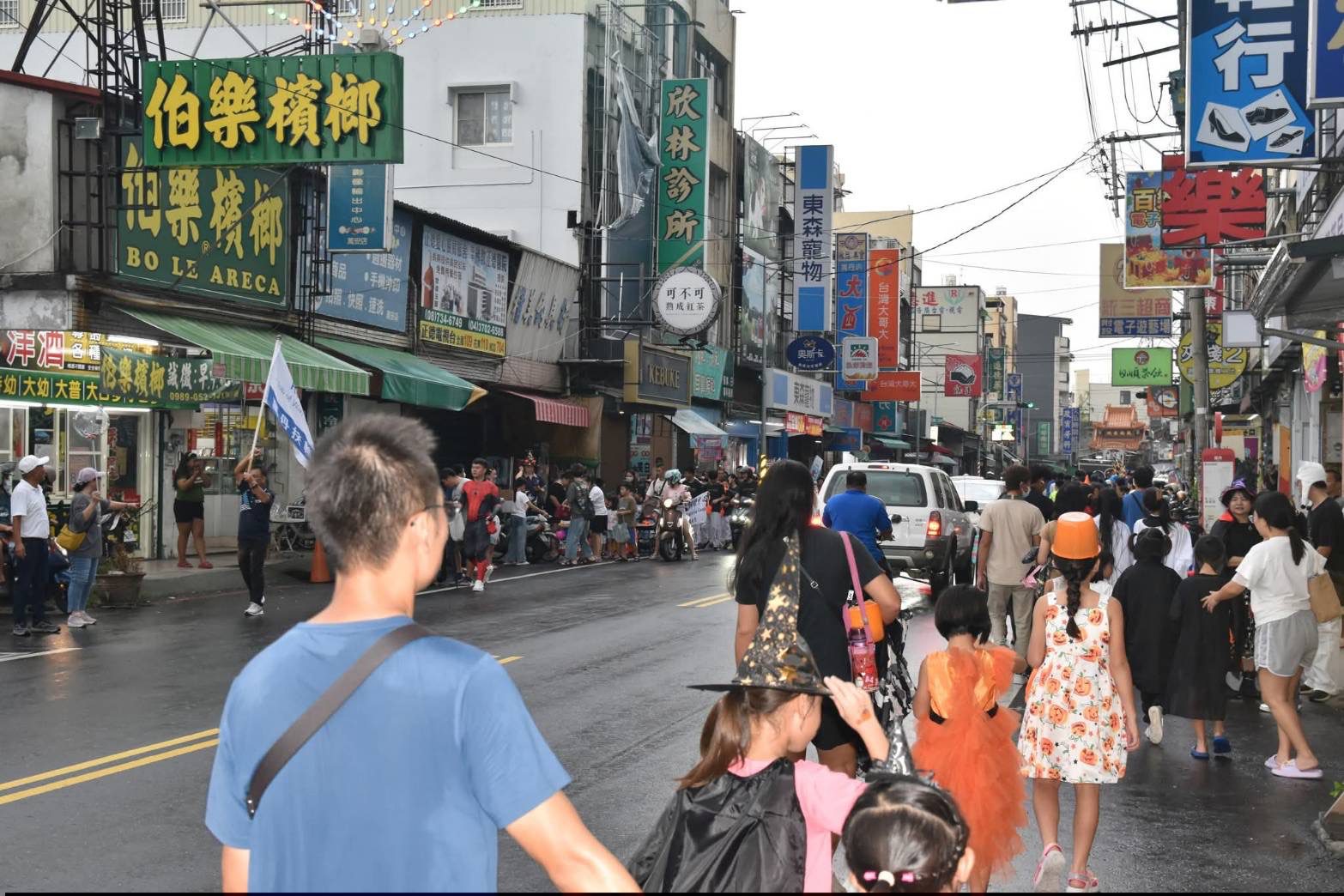 屏東萬丹鄉2025萬聖節踩街嘉年華 百人變裝同樂街頭 屏東萬丹鄉2025萬聖節踩街嘉年華 百人變裝同樂街頭