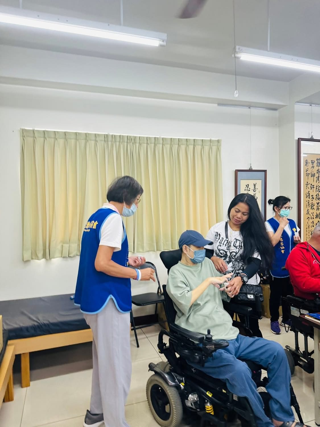 嘉義慈悲協會/湛嚴法師,於重陽節關懷脊髓傷友 以佛法帶來力量與希望 嘉義慈悲協會/湛嚴法師,於重陽節關懷脊髓傷友 以佛法帶來力量與希望