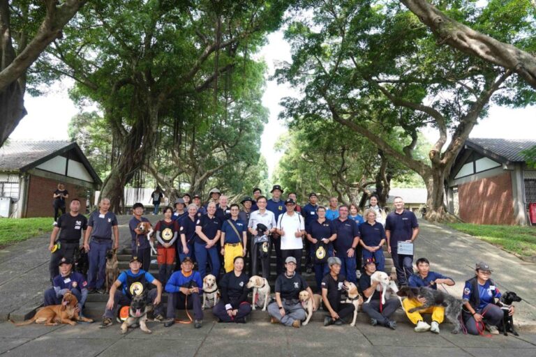 德國聯邦救難犬協會教官親授    東海大學校園變身搜救犬實戰訓練場