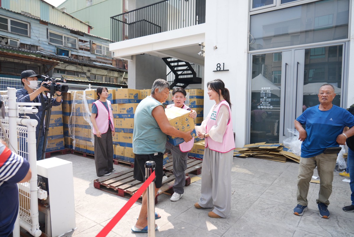 建宏民俗調理中心喬遷不辦酒宴 化祝福為愛心物資助千戶居民
