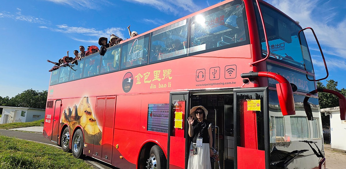 追風逐海！金包里號敞篷景觀巴士啟航 帶你解鎖北海岸夕 陽絕美濱線 | 索引新聞 INDEX News