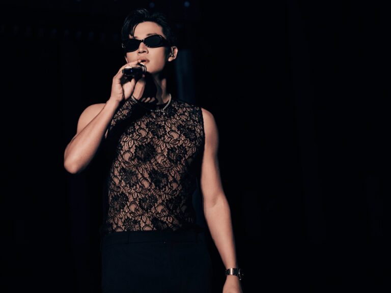 周興哲上海站化身公益行動派 籲現場捐款點亮「愛的星空」