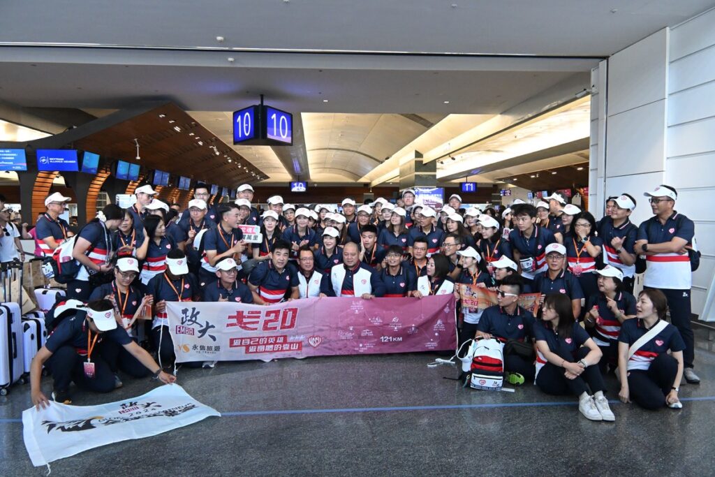 創台灣紀錄！政大EMBA近百人挑戰戈壁馬拉松