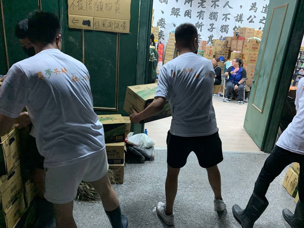 「青農果菜聚所」創辦人蕭宏恩 平凡中用善意照亮社會角落 「青農果菜聚所」創辦人蕭宏恩 平凡中用善意照亮社會角落