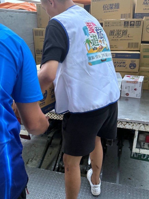 風雨後的第一雙腳印「愛旅遊」創辦人宋昊哲與成員的災後行動 | 索引新聞 INDEX News