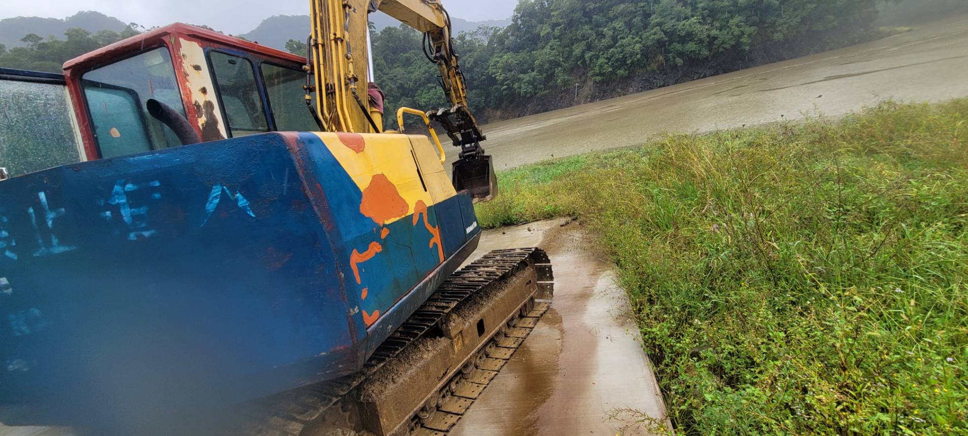 豪雨釀災！漂流木湧翡翠水庫　北水局即刻清汙捍衛大台北用水安全 | 索引新聞 INDEX News