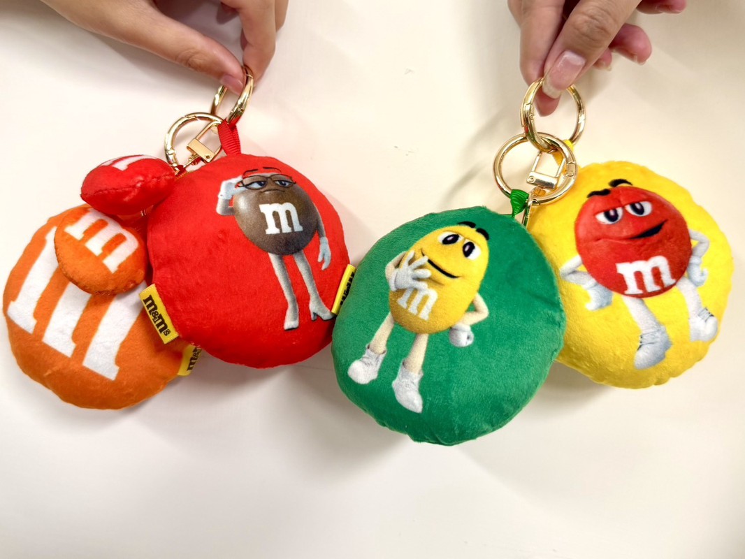 M&M’S®巧克力豆絨毛鑰匙圈潮萌力來襲! 萬聖節限定驚喜 加價39元即可入手經典ICON單品 M&M’S®巧克力豆絨毛鑰匙圈潮萌力來襲! 萬聖節限定驚喜 加價39元即可入手經典ICON單品