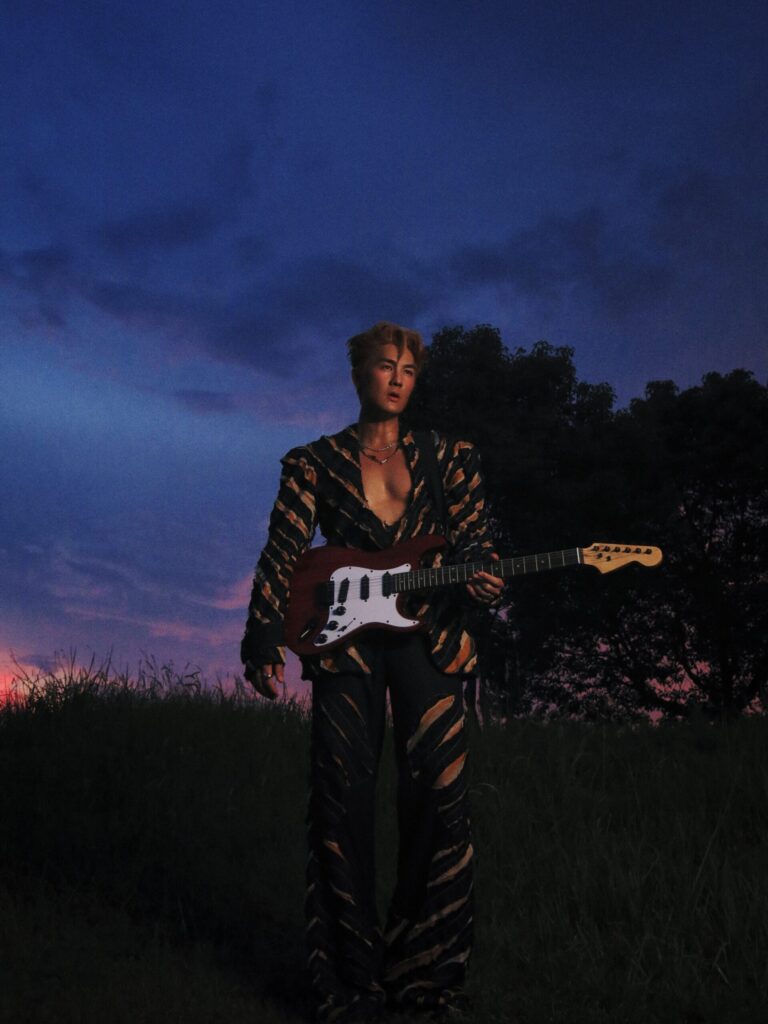 吳克群選擇生日當天甜蜜上線 唱出愛的浪漫信仰 願人類重新相信愛情 吳克群選擇生日當天甜蜜上線 唱出愛的浪漫信仰 願人類重新相信愛情