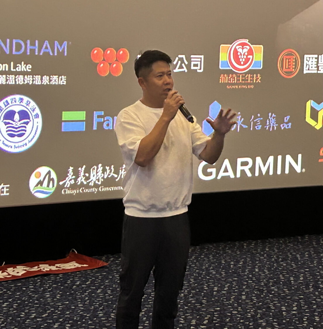 勵志國片《突破:三千米的泳氣》暖心上映 桃園市中壢家長會長協會辦包場邀親子共賞 理事長黃崇真希望透過這部電影帶給小朋友面對困難的勇氣。(記者翻攝)