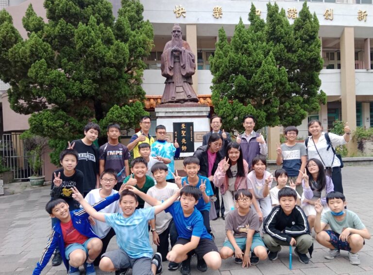 優閱書箱智慧同步直送到校　新竹市攜手師大簽署SR適性閱讀協議